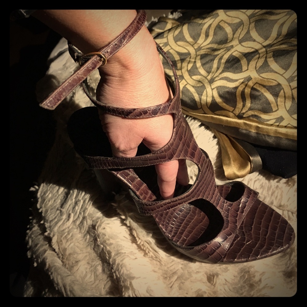 BCBG leather high heels